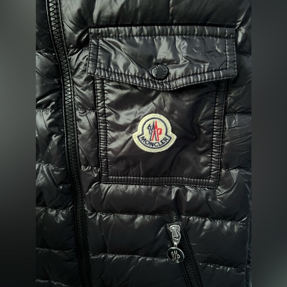 Moncler Glygos Hooded Puffer Vest in Black Size Small (1) New - Picture 4 of 13